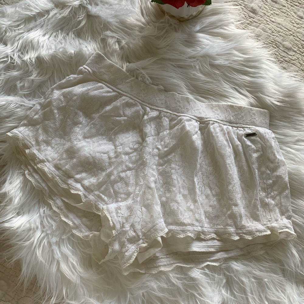 🦋 Hollister Lace Shorts